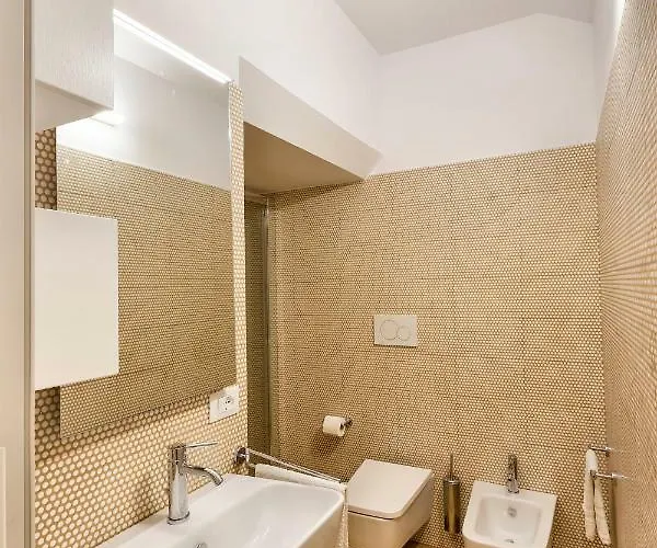 Vecchia Porta 14 * מונופולי